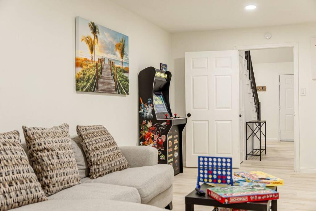 Roomy Home 5 Mins From Attractions Galveston Esterno foto