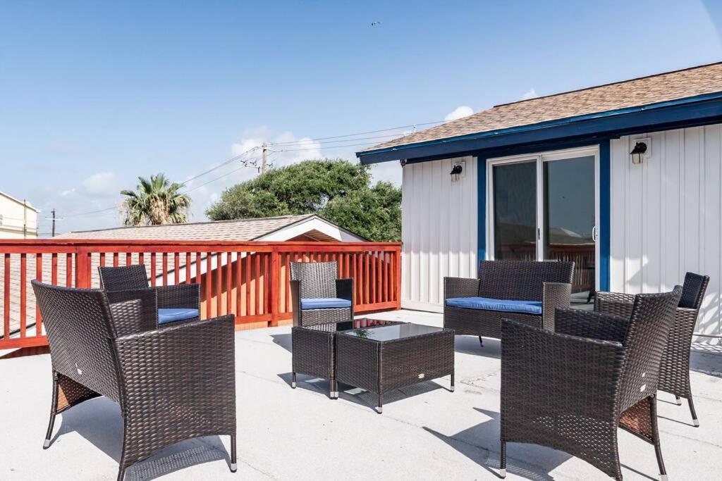 Roomy Home 5 Mins From Attractions Galveston Esterno foto